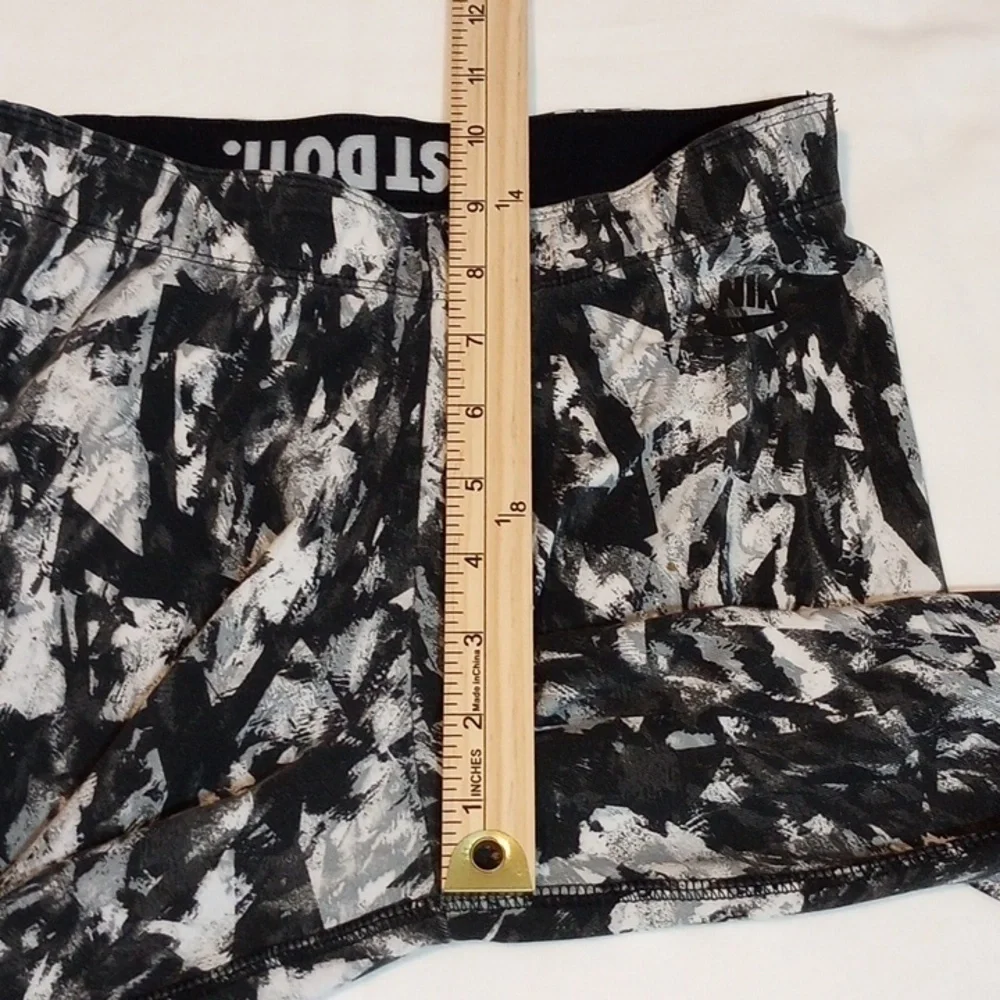Women's Nike Leggings Sz S Black Pattern Just Do It Splatter Workout Sport Fun
